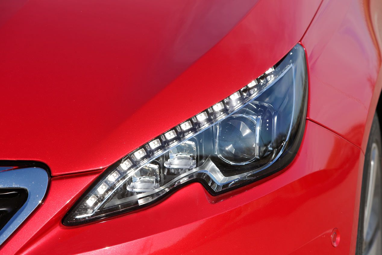 Comparativa: Ford Focus 1.0 EcoBoost 125 vs. Peugeot 308 1.2 e-THP 130 PureTech
