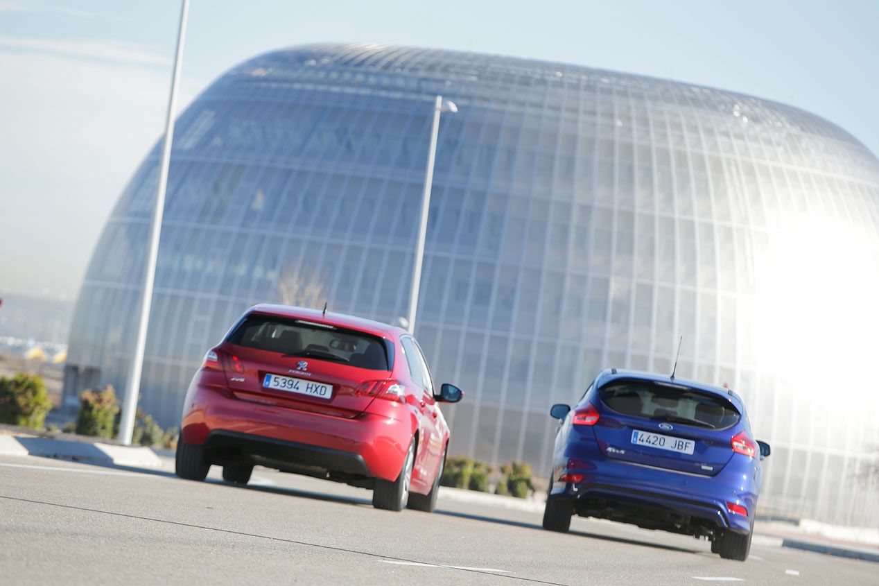 Comparativa: Ford Focus 1.0 EcoBoost 125 vs. Peugeot 308 1.2 e-THP 130 PureTech