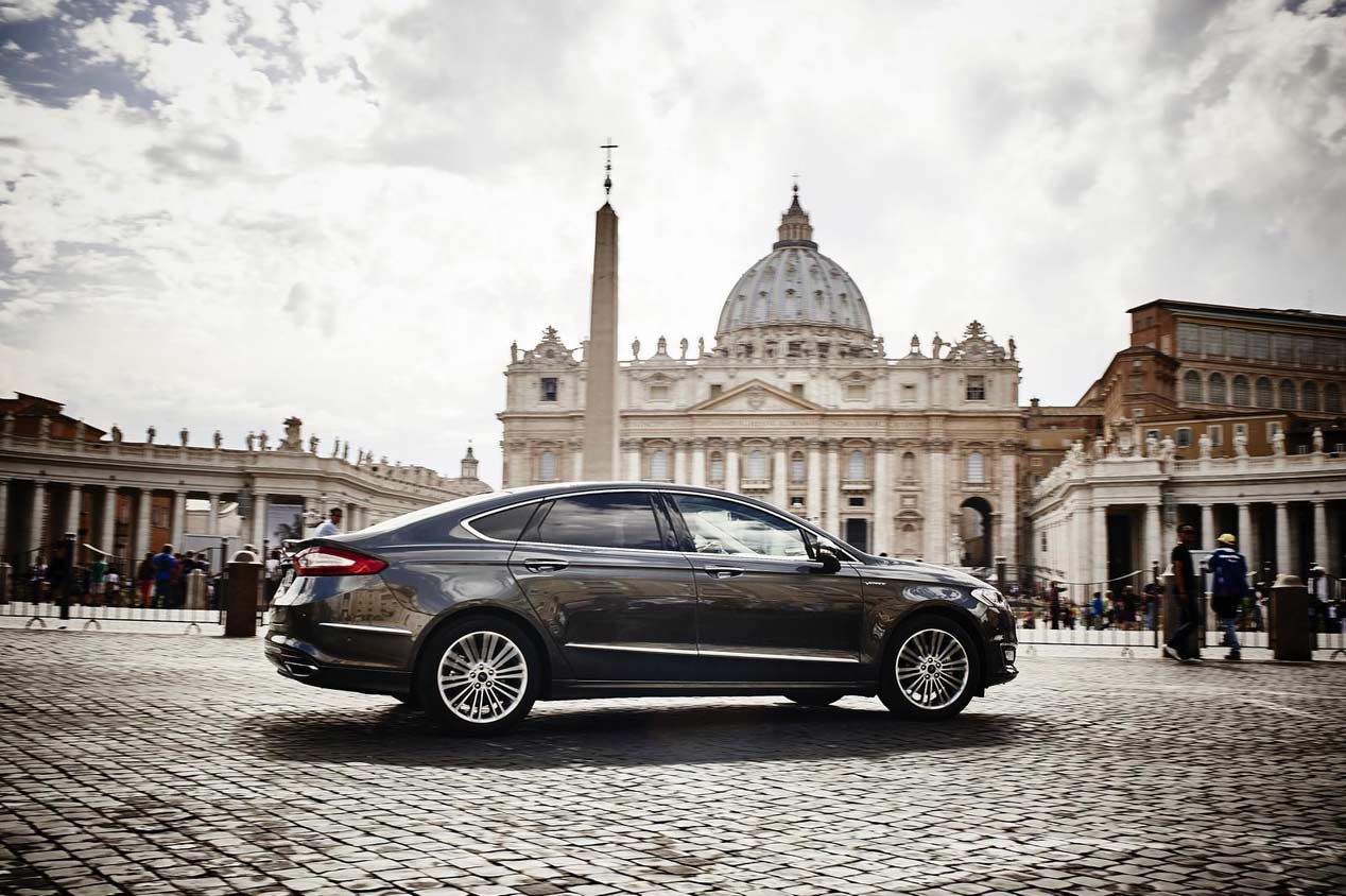 Ford Mondeo Vignale, vestido de etiqueta