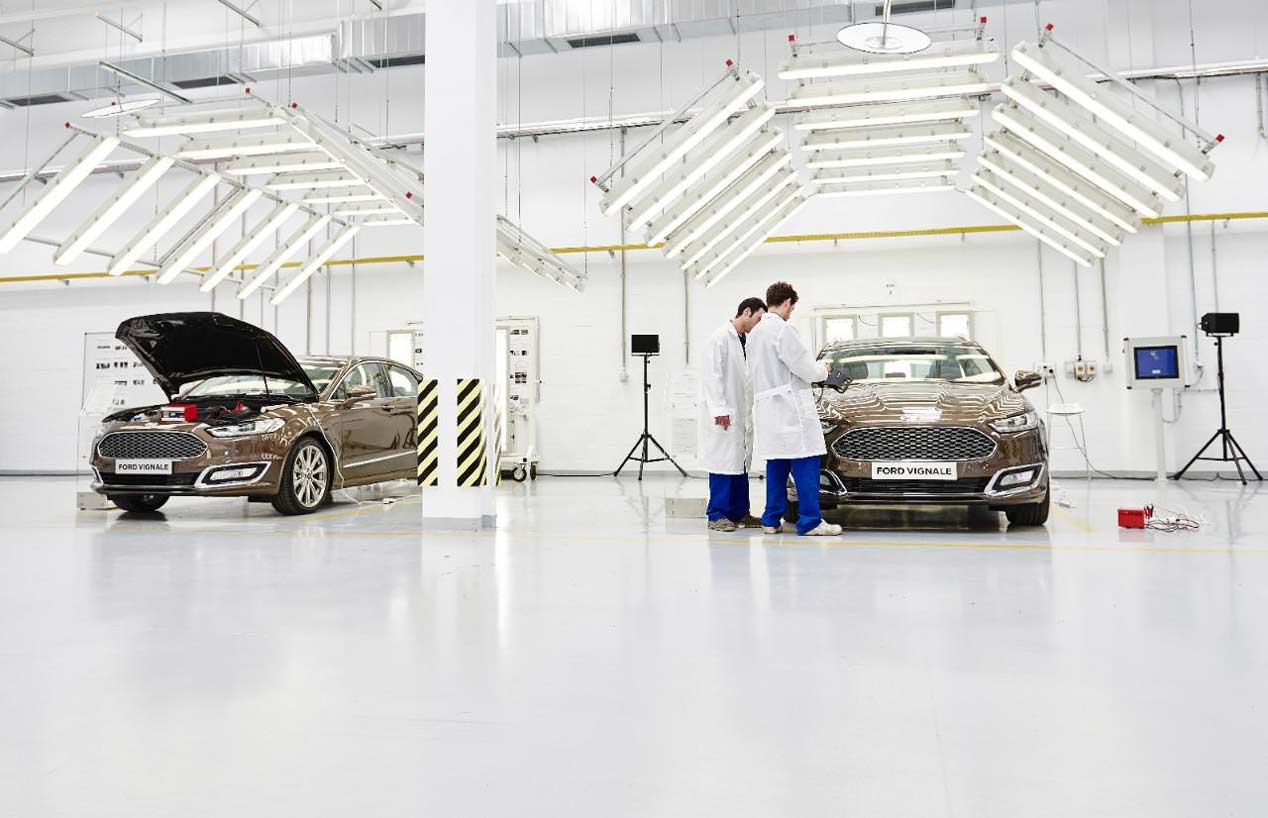 Ford Mondeo Vignale, vestido de etiqueta