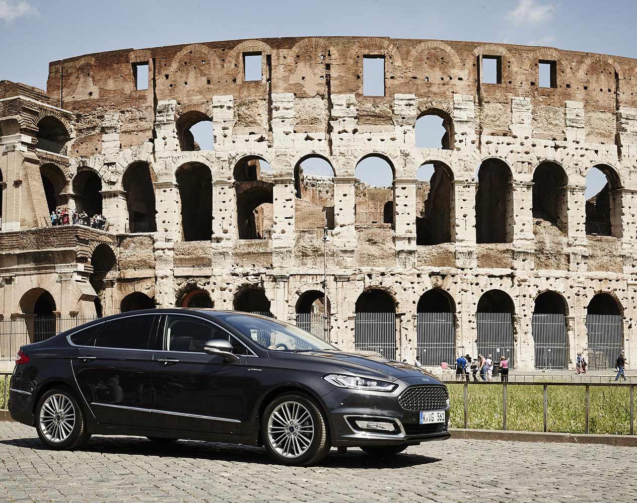 Ford Mondeo Vignale, vestido de etiqueta