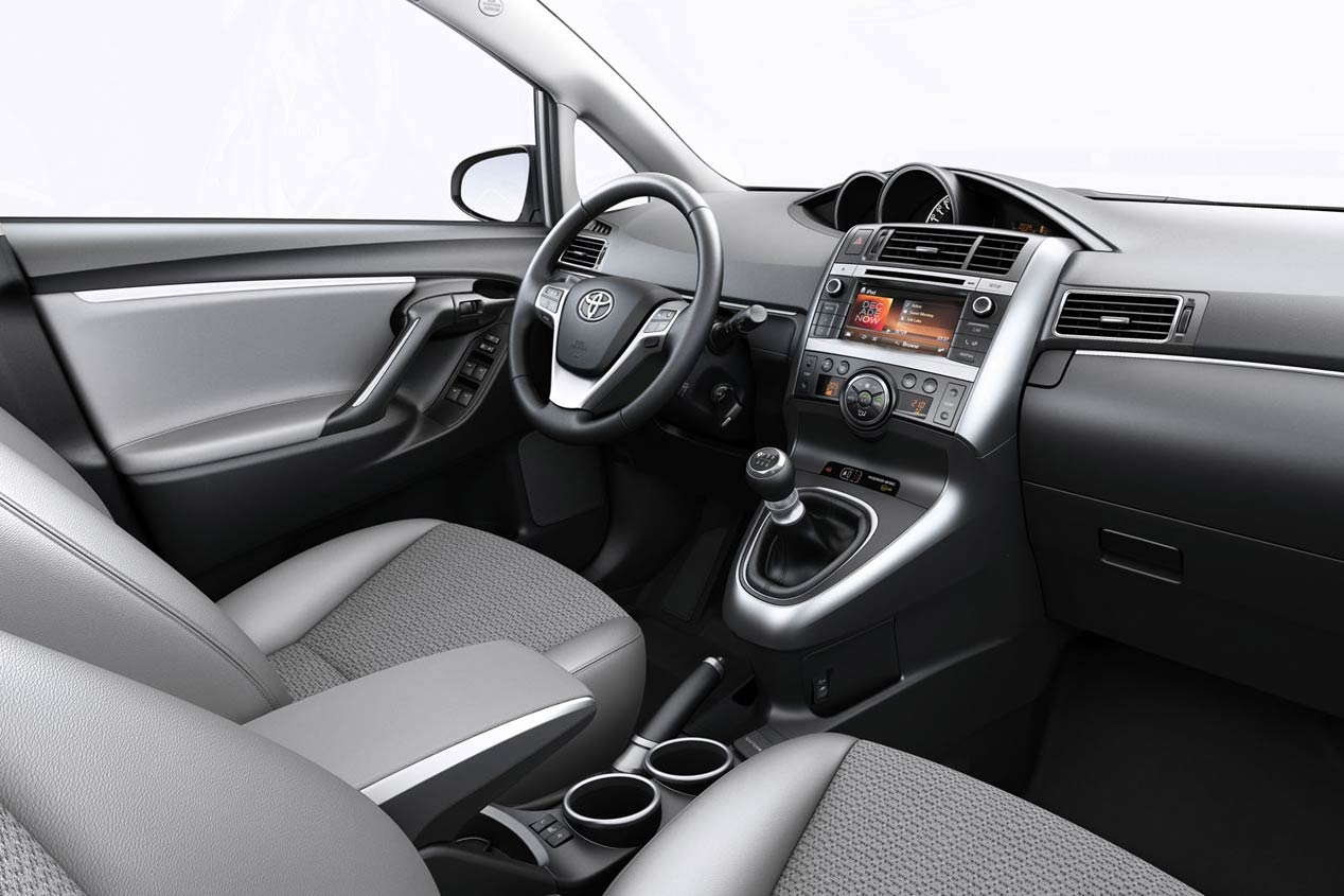 Toyota Verso 2015, más eficiente y equipado
