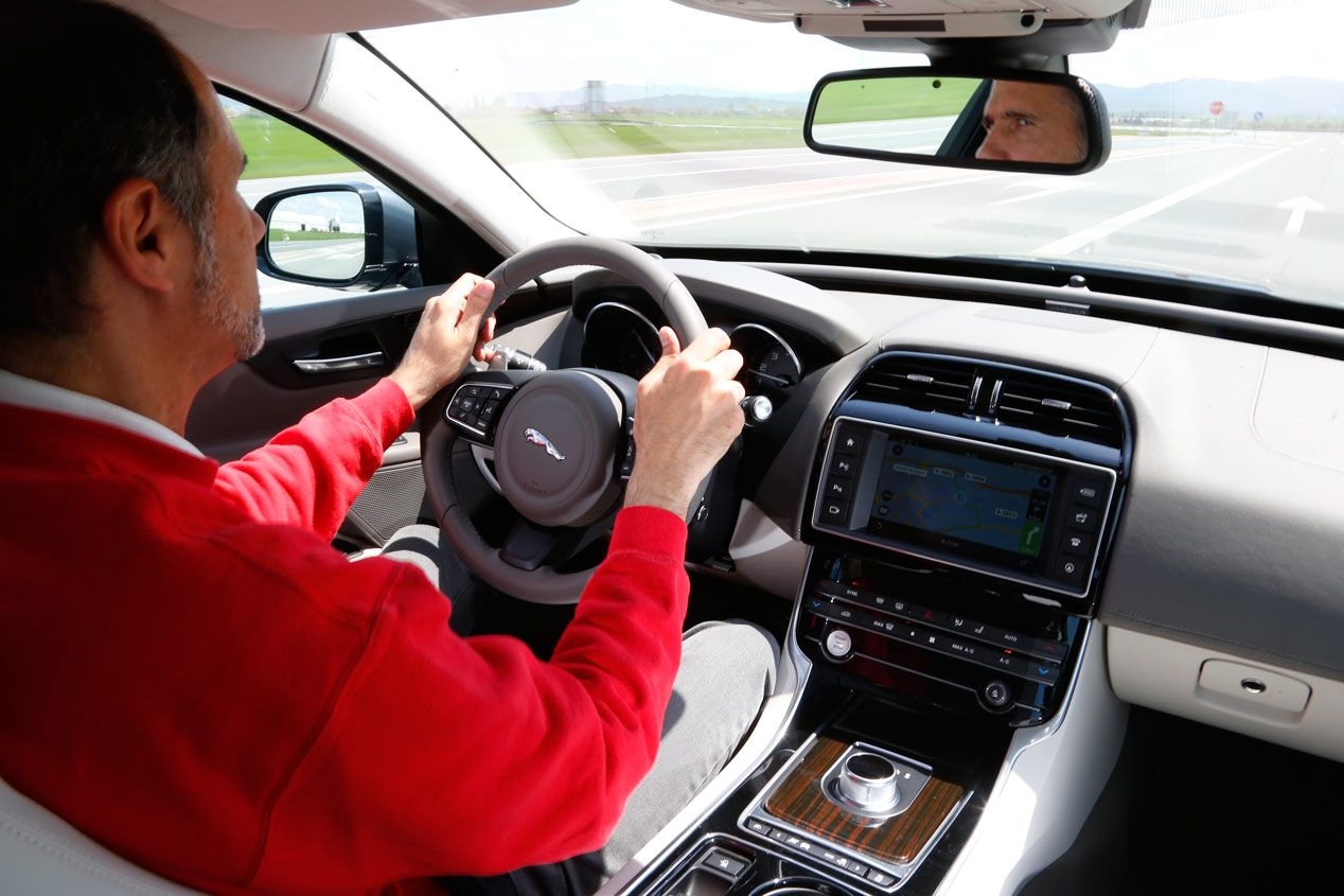Contacto: Jaguar XE, un turbo que valen 240 caballos