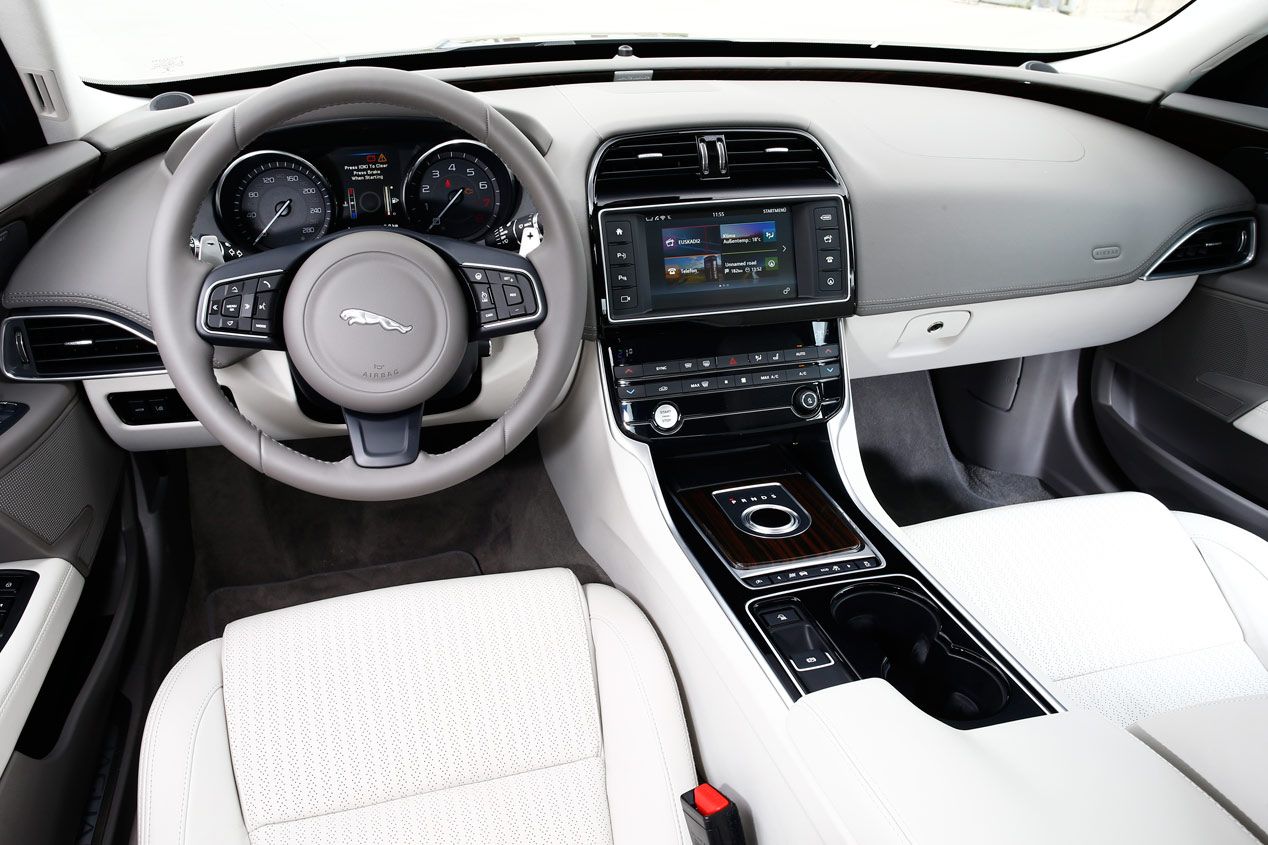 Contacto: Jaguar XE, un turbo que valen 240 caballos