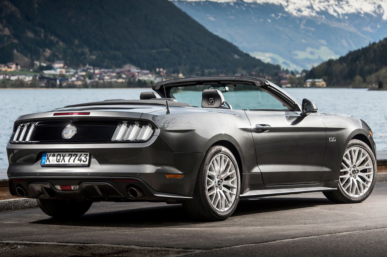 Contacto: Ford Mustang Convertible 2015