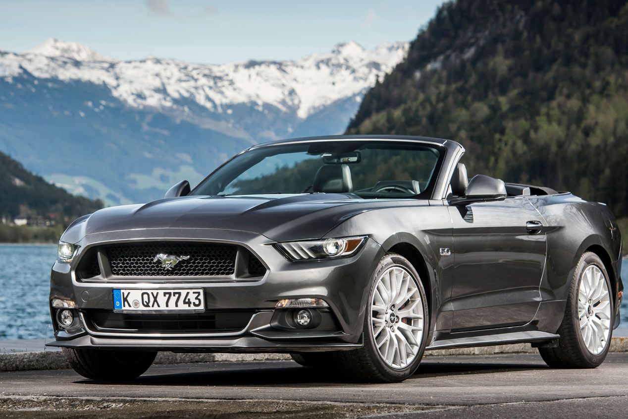 Contacto: Ford Mustang Convertible 2015