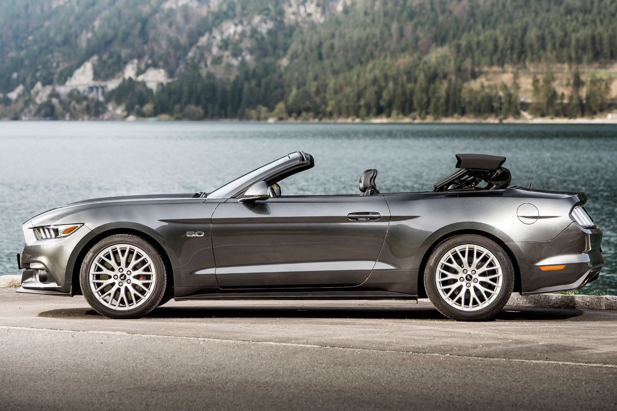 Contacto: Ford Mustang Convertible 2015