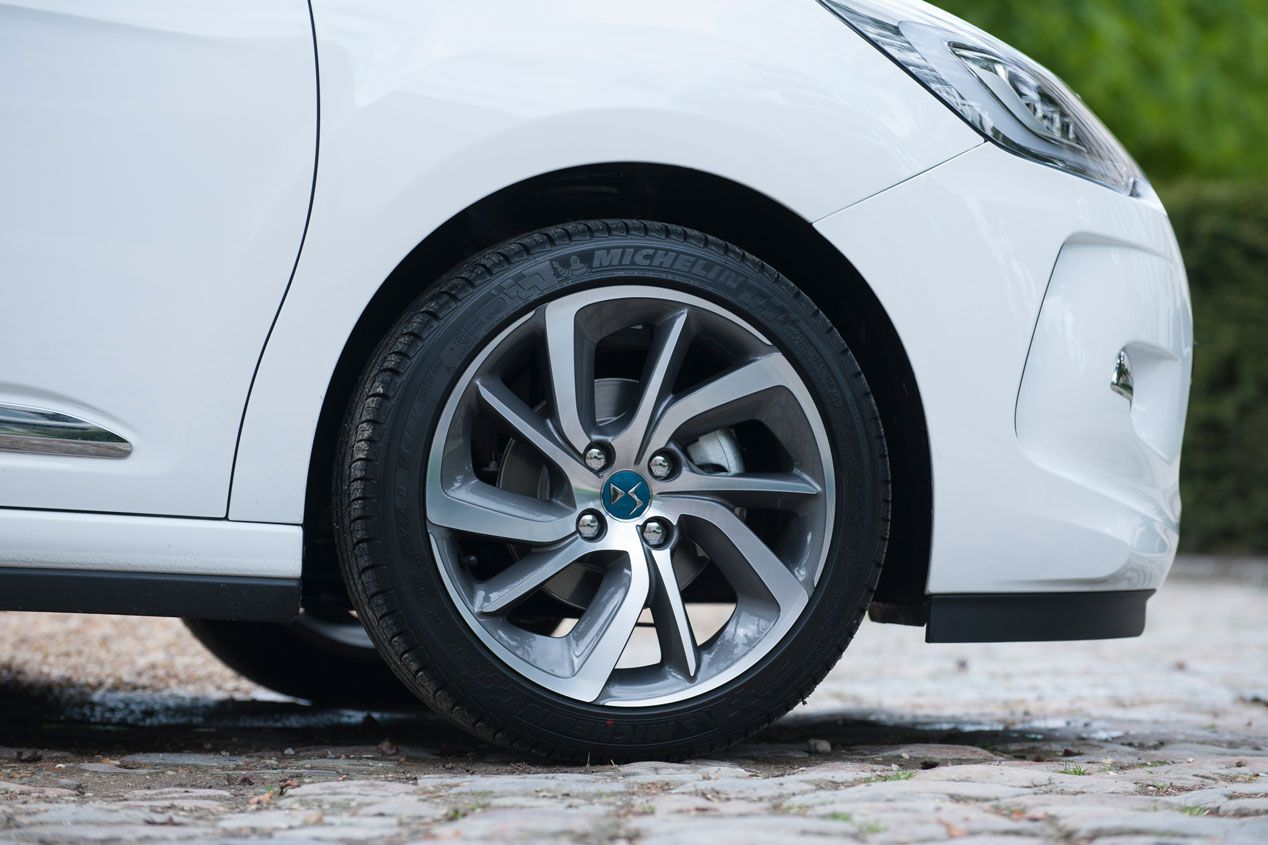 Contacto: DS3 1.2 PureTech 110 Style EAT6