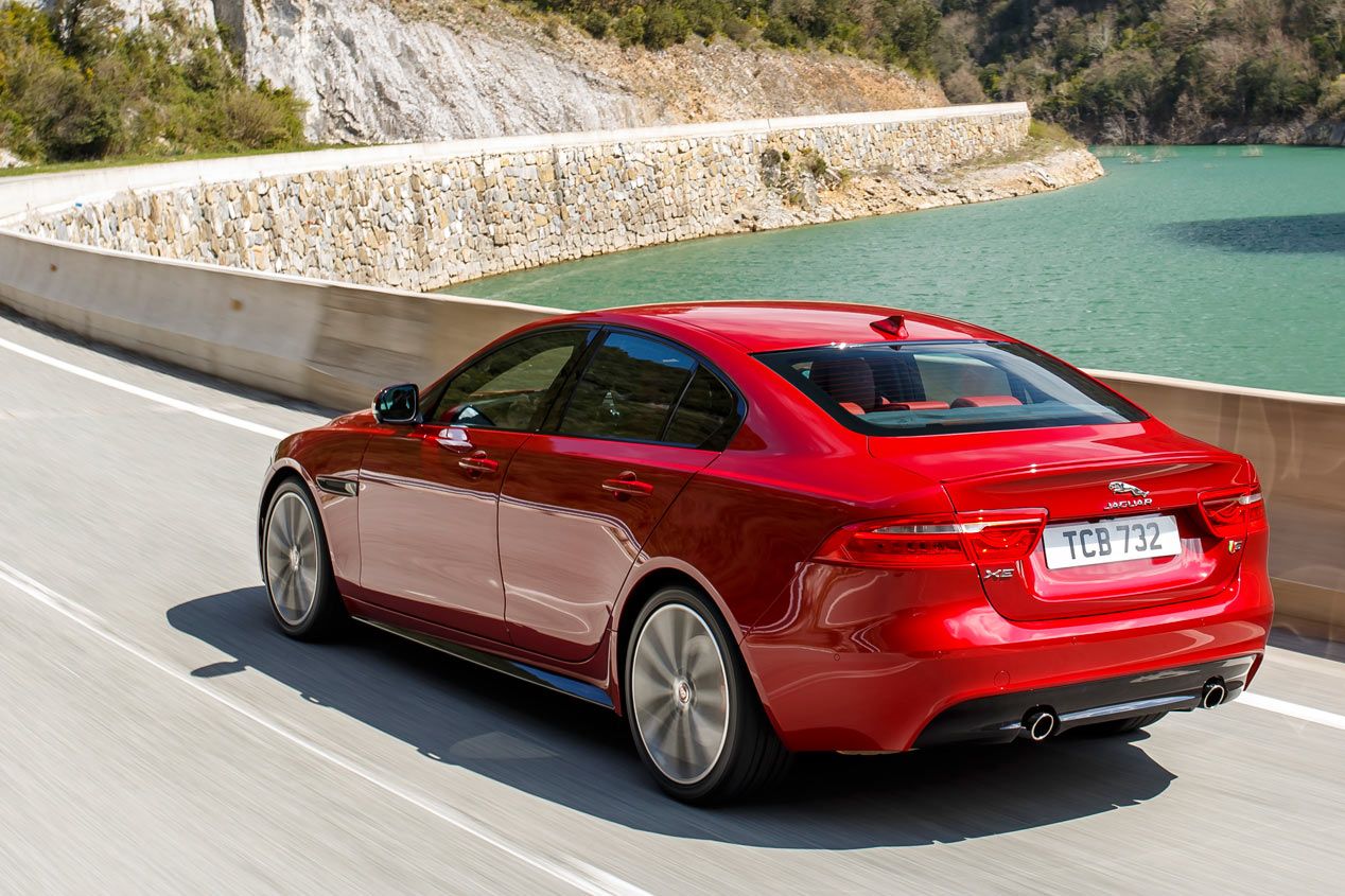 Contacto: Jaguar XE-S 3.0 SC, compacto y deportivo