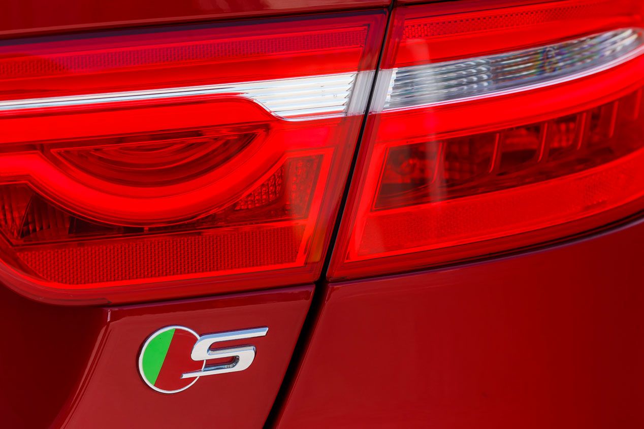 Contacto: Jaguar XE-S 3.0 SC, compacto y deportivo