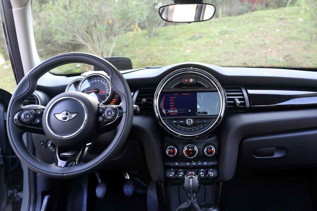 Comparativa: Mini Cooper D 5 p vs Nissan Juke 1.5 DCI 4x2