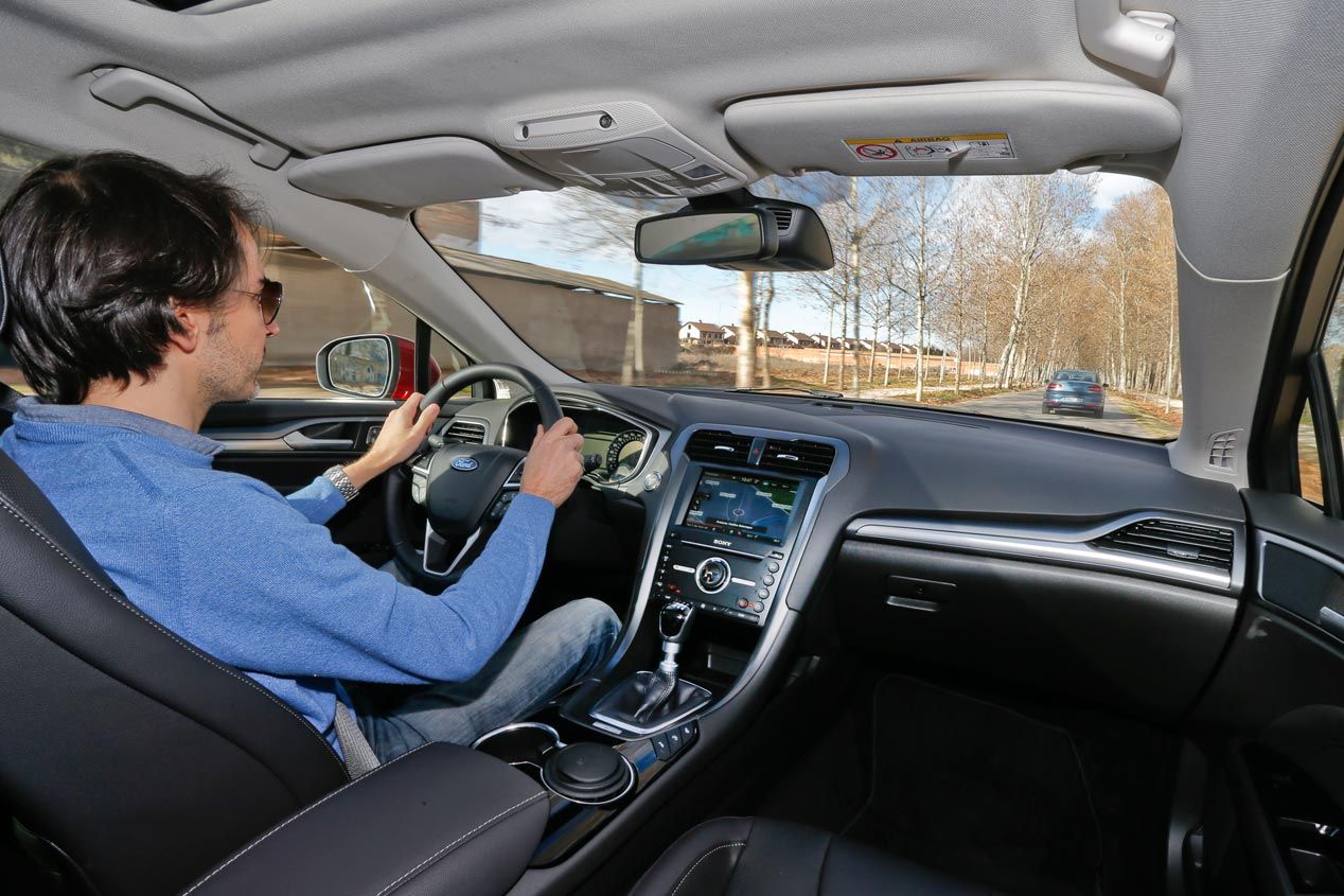Comparativa: Ford Mondeo 2.0 TDCi vs VW Passat 2.0 TDI DSG