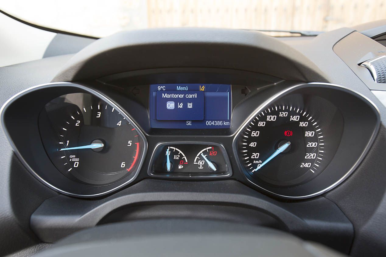 Comparativa: Ford Kuga 2.0 TDCI 4x2 vs Hyundai ix35 1.7 CRDi 4x2 vs Nissan Qashqai 1.6 dCi 4x2