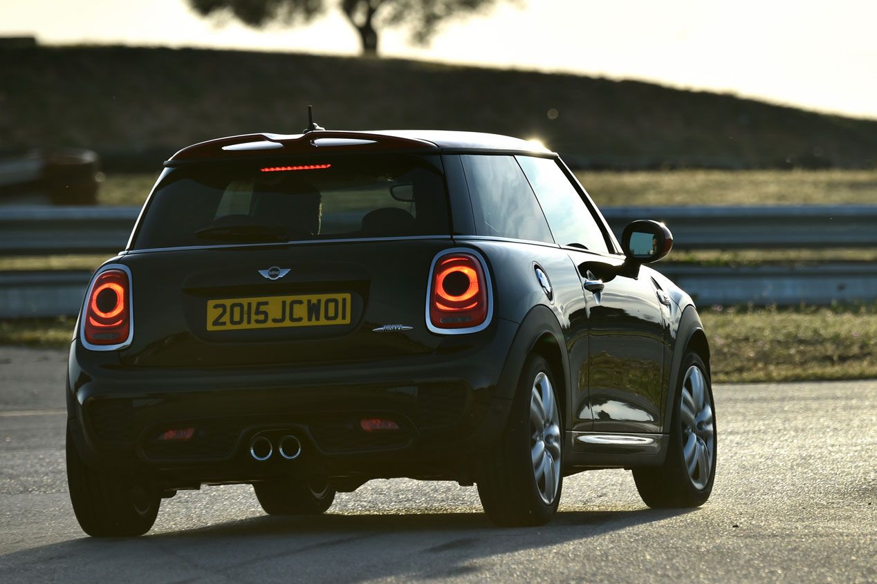 Contacto: Mini John Cooper Works, ¡cañonazo!