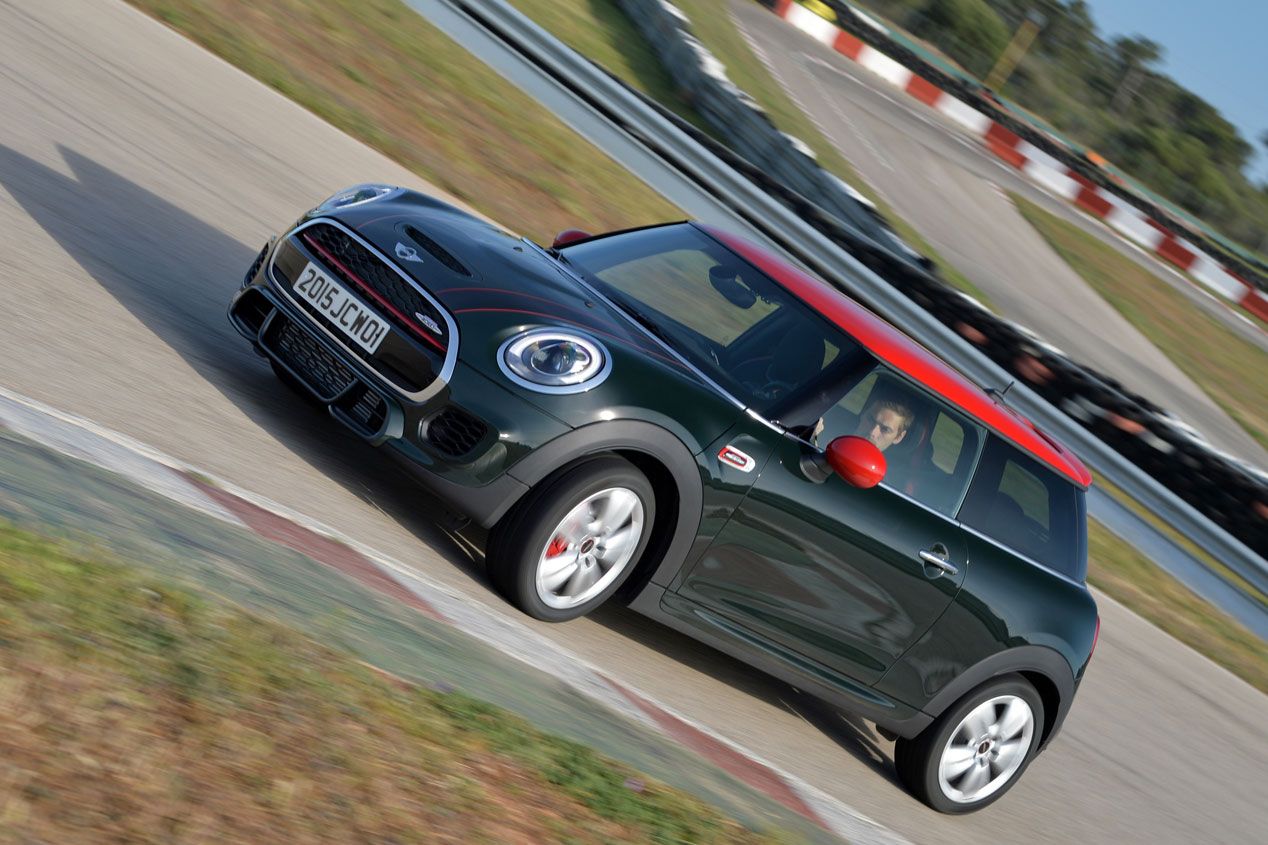 Contacto: Mini John Cooper Works, ¡cañonazo!