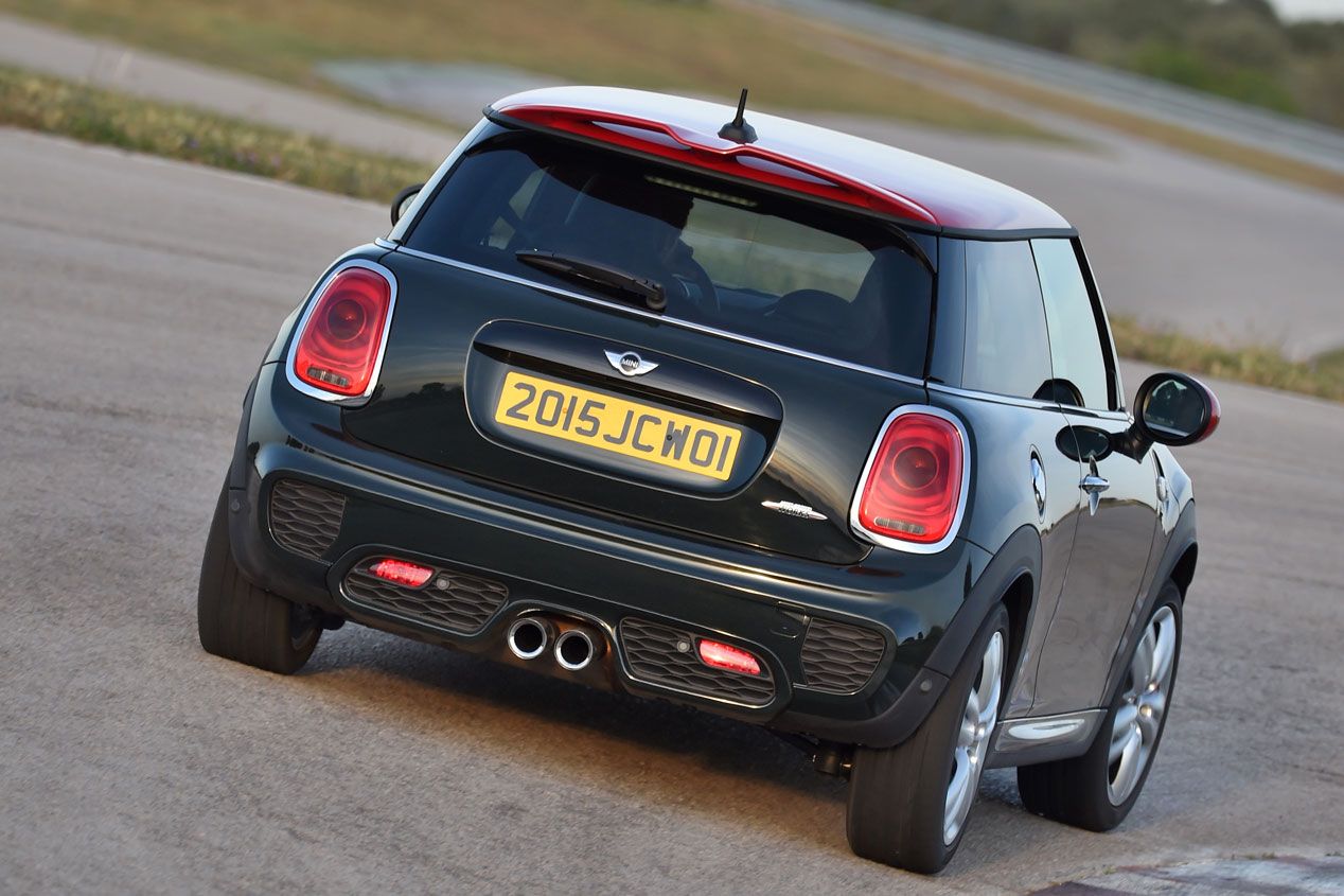 Contacto: Mini John Cooper Works, ¡cañonazo!