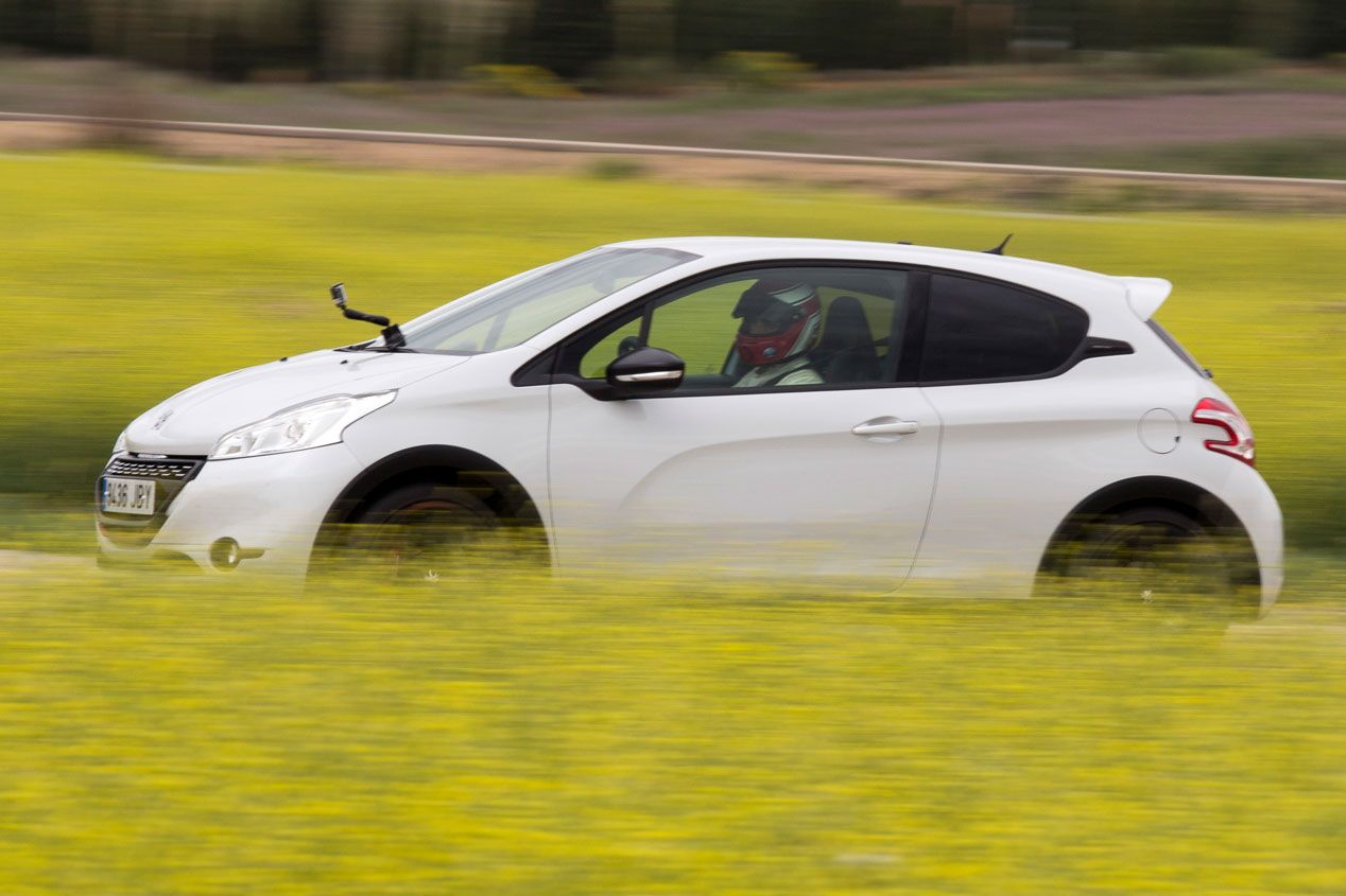 Opel Corsa OPC vs Peugeot 208 GTI 30th, en vídeo