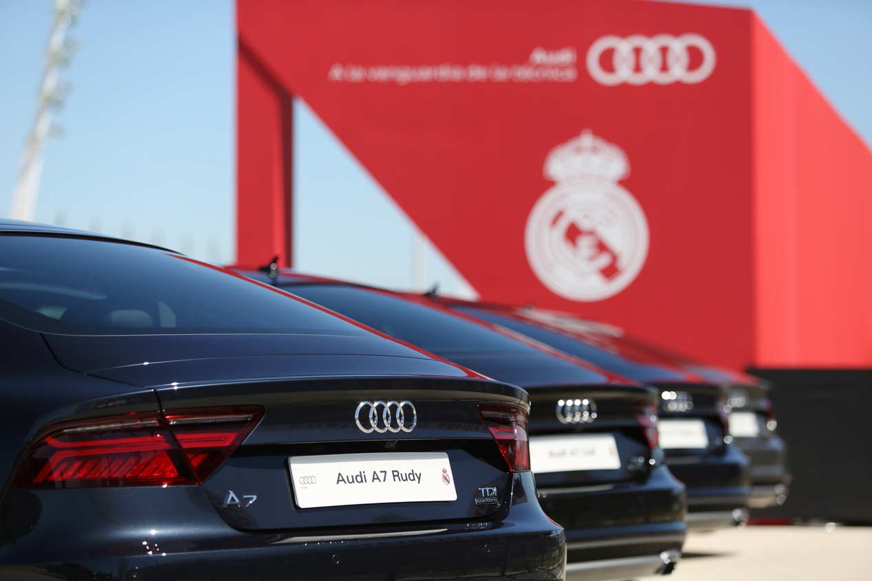 Los jugadores del Real Madrid de baloncesto reciben sus nuevos Audi A7