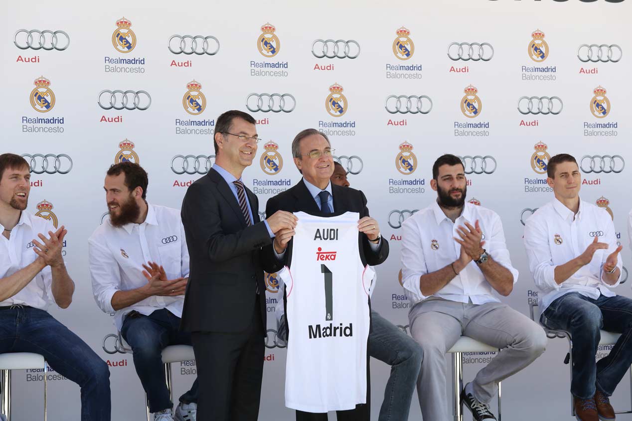 Los jugadores del Real Madrid de baloncesto reciben sus nuevos Audi A7