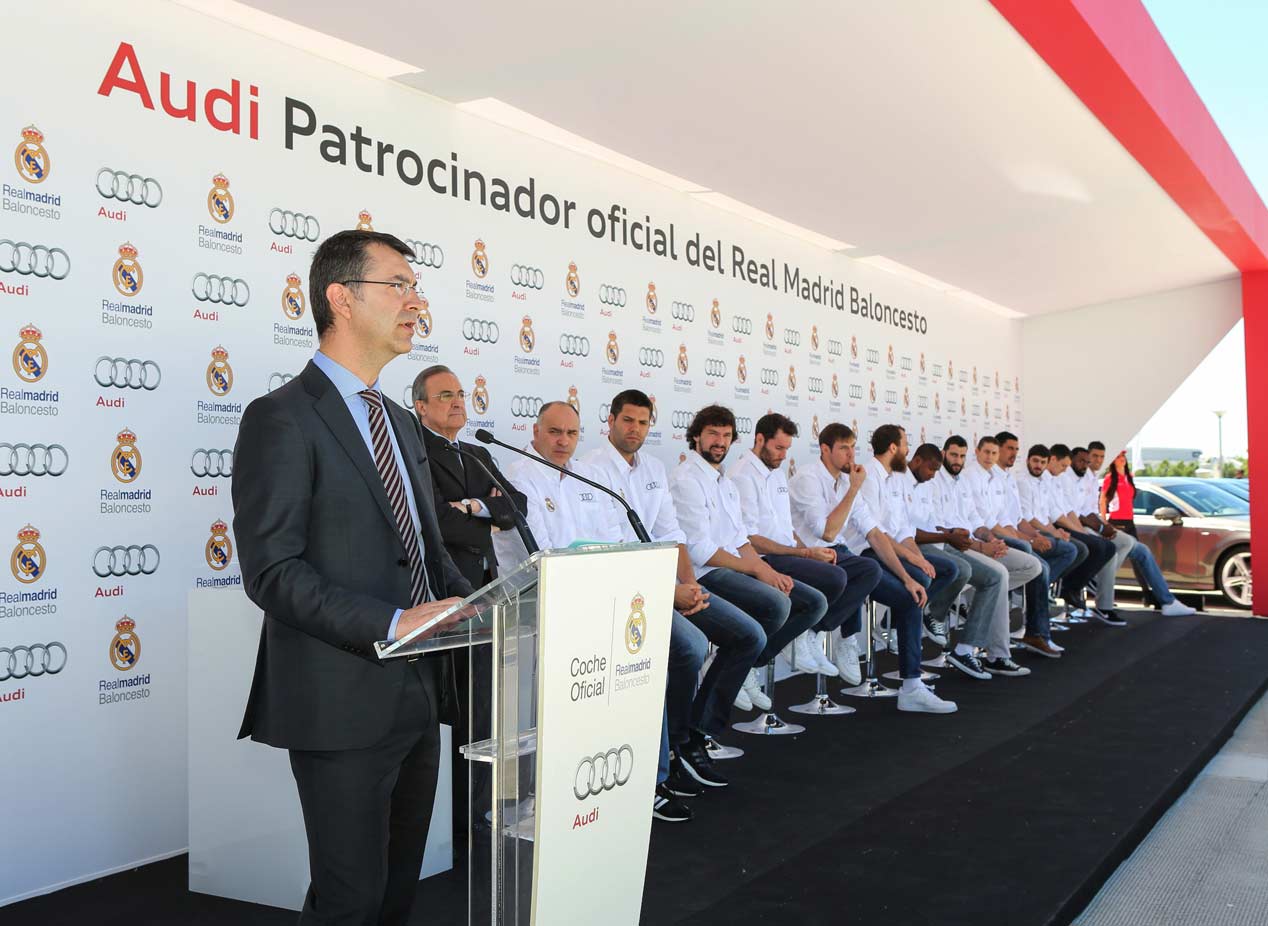 Los jugadores del Real Madrid de baloncesto reciben sus nuevos Audi A7