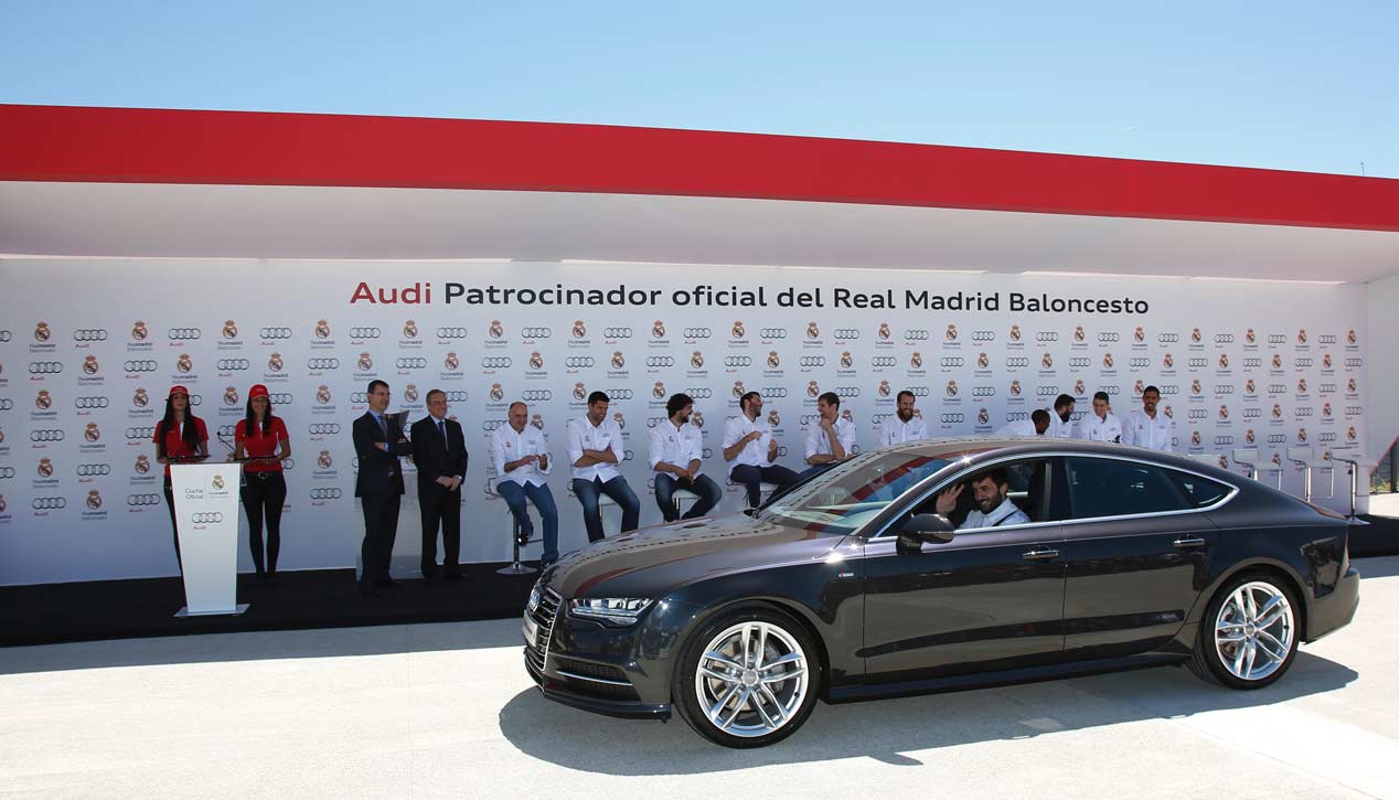Los jugadores del Real Madrid de baloncesto reciben sus nuevos Audi A7