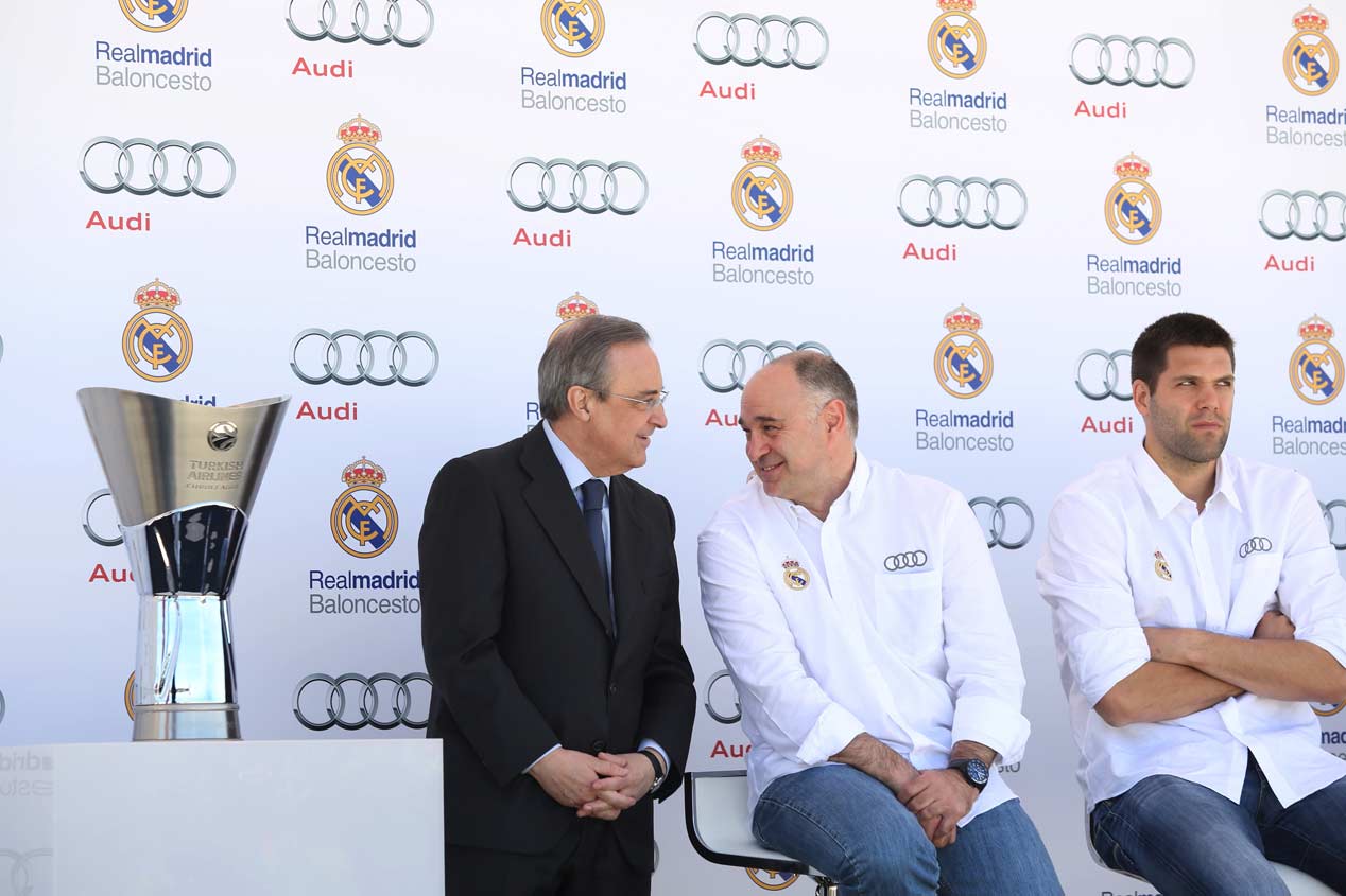 Los jugadores del Real Madrid de baloncesto reciben sus nuevos Audi A7