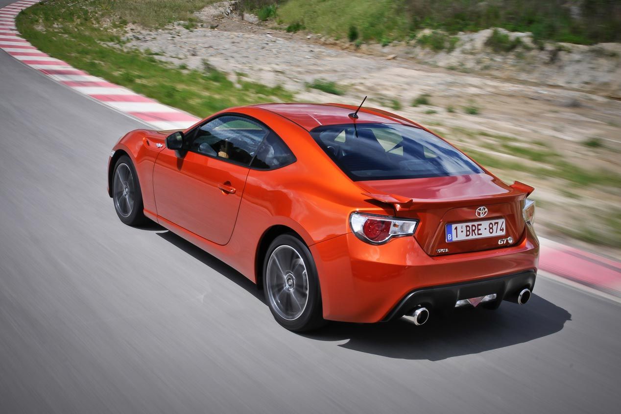 Los 5 coches más baratos que te dan más alegrías al volante