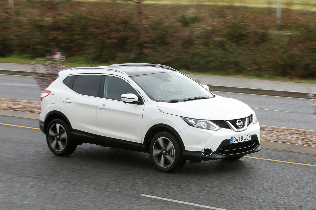 Comparativa: Mazda CX-5 2.0 Skyactiv-G vs Nissan Qashqai 1.6 DIG-T