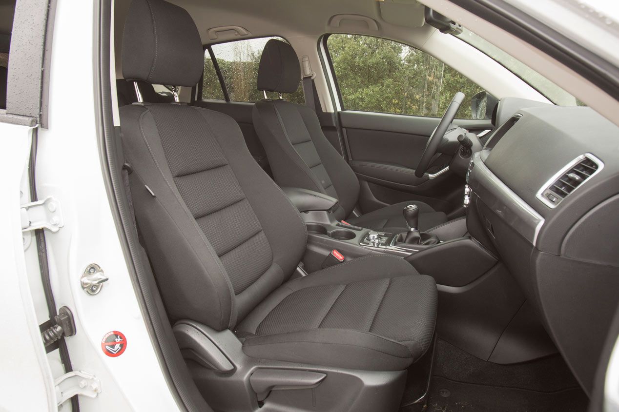 Comparativa: Mazda CX-5 2.0 Skyactiv-G vs Nissan Qashqai 1.6 DIG-T