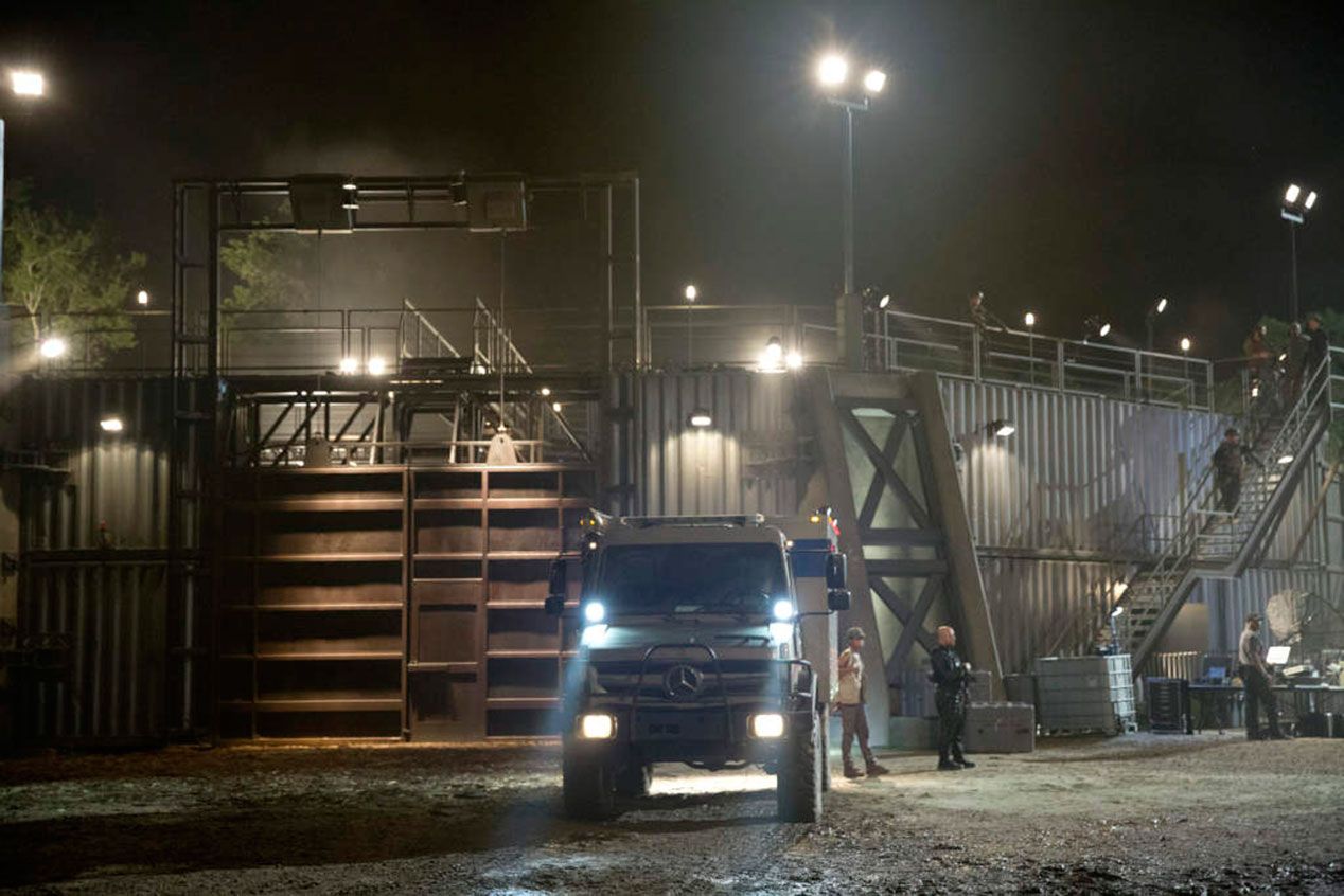 Los coches de Jurassic World, estrellas en un mundo de dinosaurios