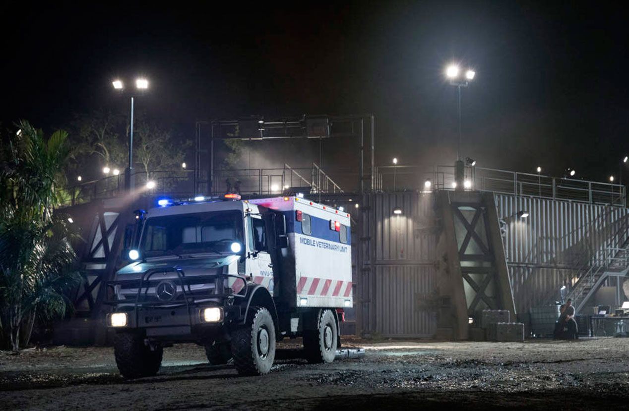 Los coches de Jurassic World, estrellas en un mundo de dinosaurios