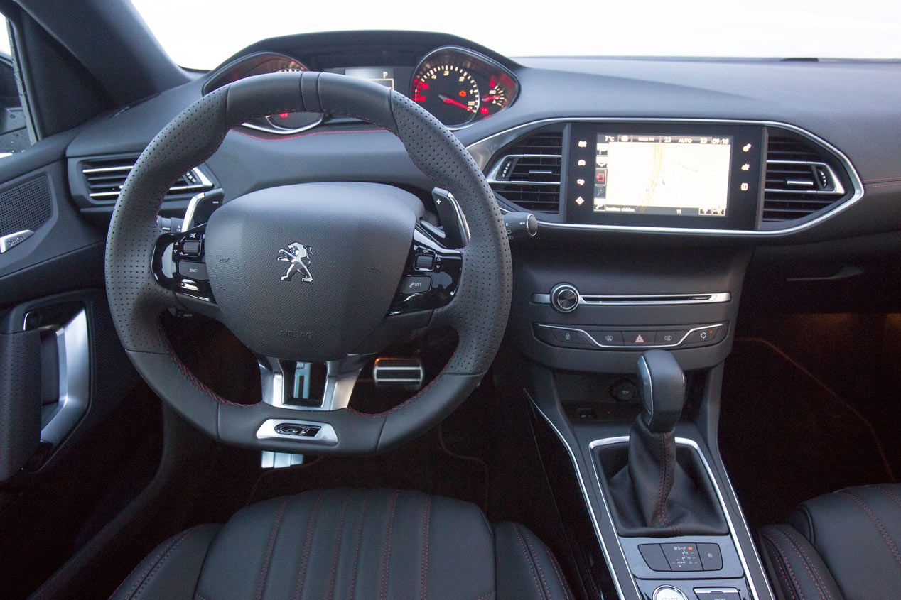 Comparativa: Ford Focus ST 2.0 TDCi vs Peugeot 308 GT BlueHDi 180 y Volkswagen Golf GTD