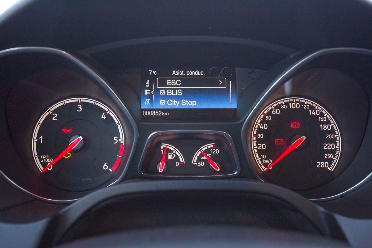 Comparativa: Ford Focus ST 2.0 TDCi vs Peugeot 308 GT BlueHDi 180 y Volkswagen Golf GTD