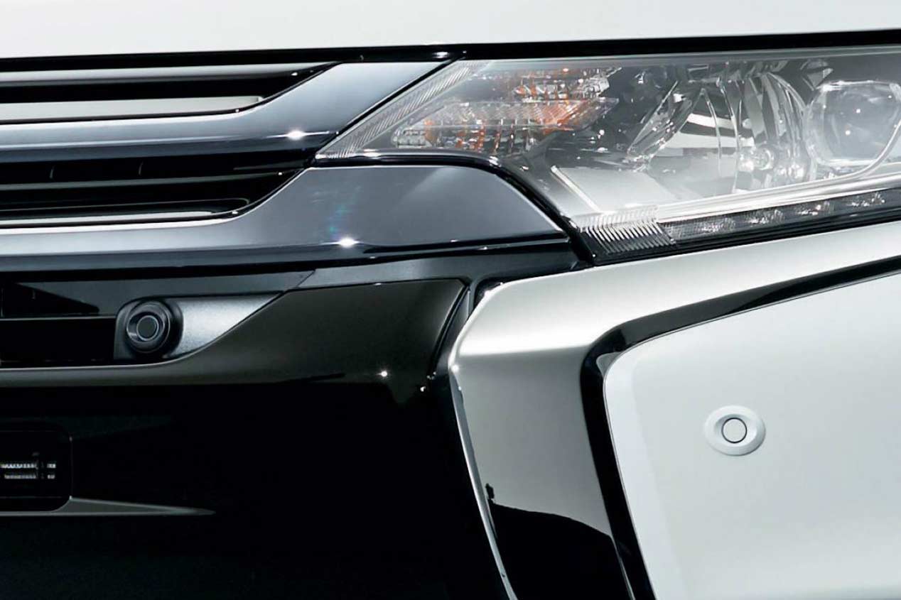 Mitsubishi Outlander PHEV 2016