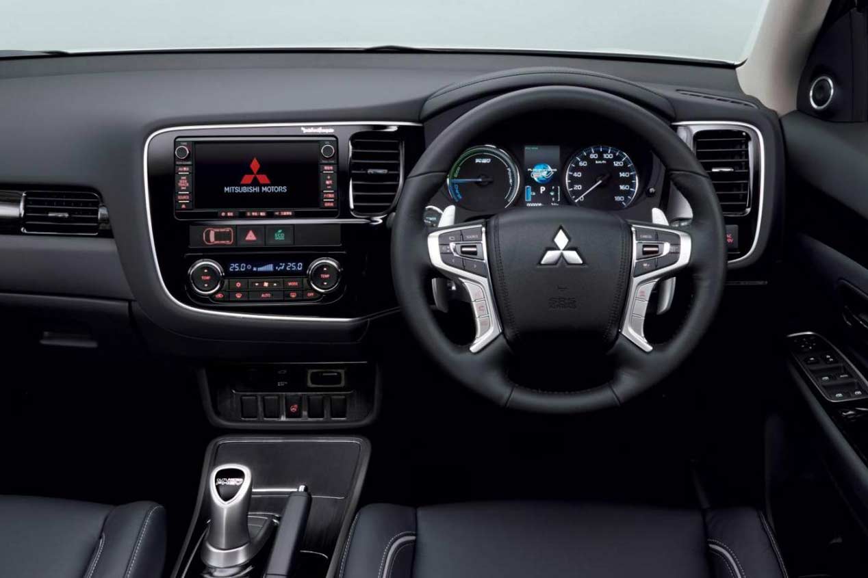 Mitsubishi Outlander PHEV 2016