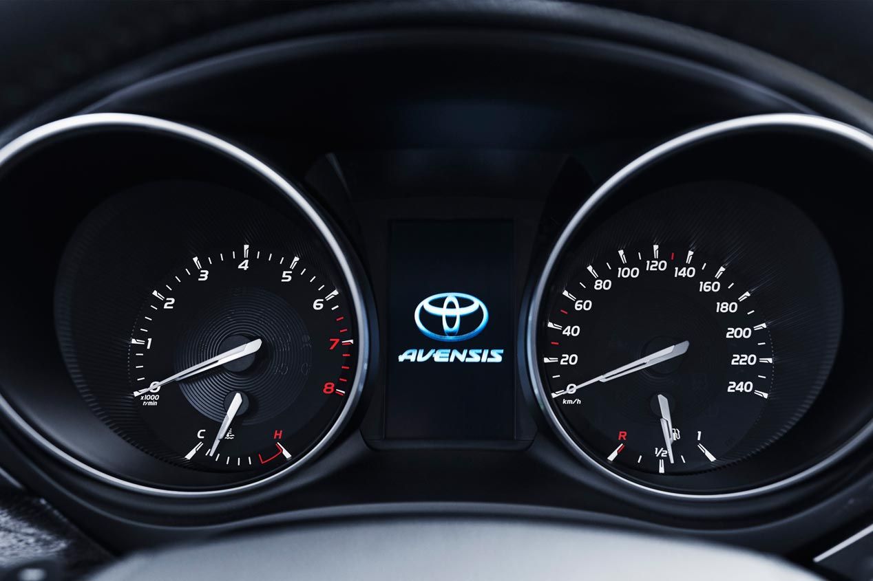 Toyota Avensis 2015