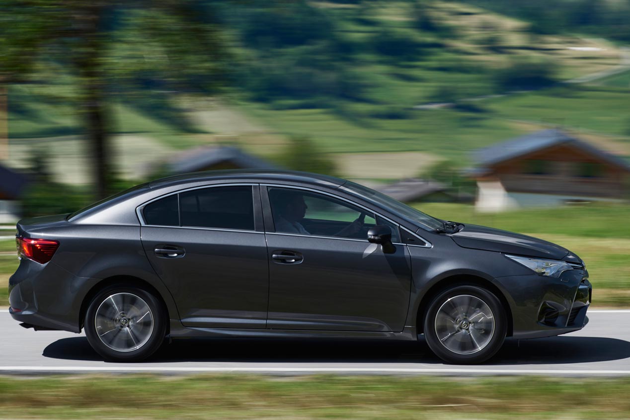 Toyota Avensis 2015