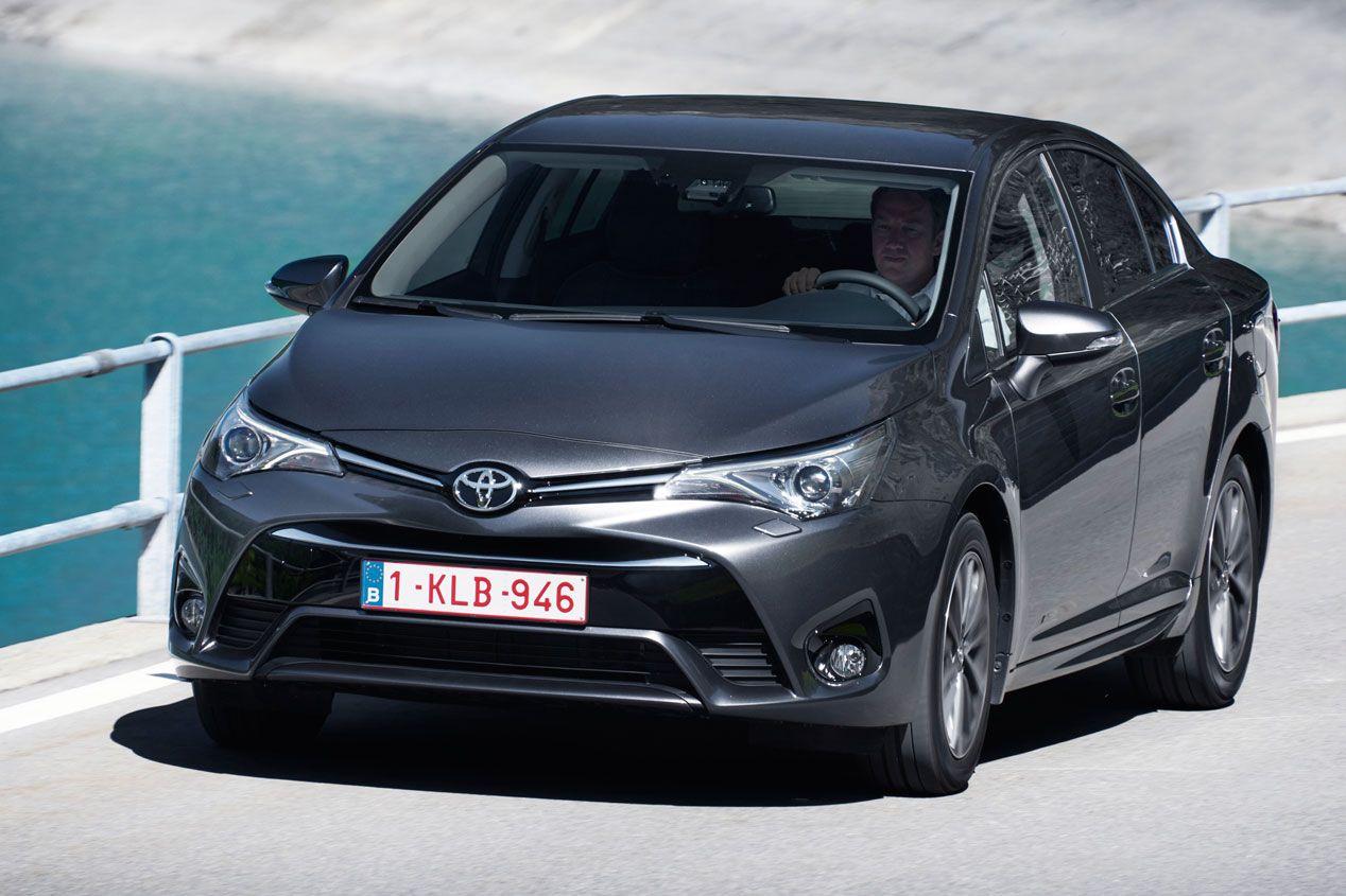 Toyota Avensis 2015