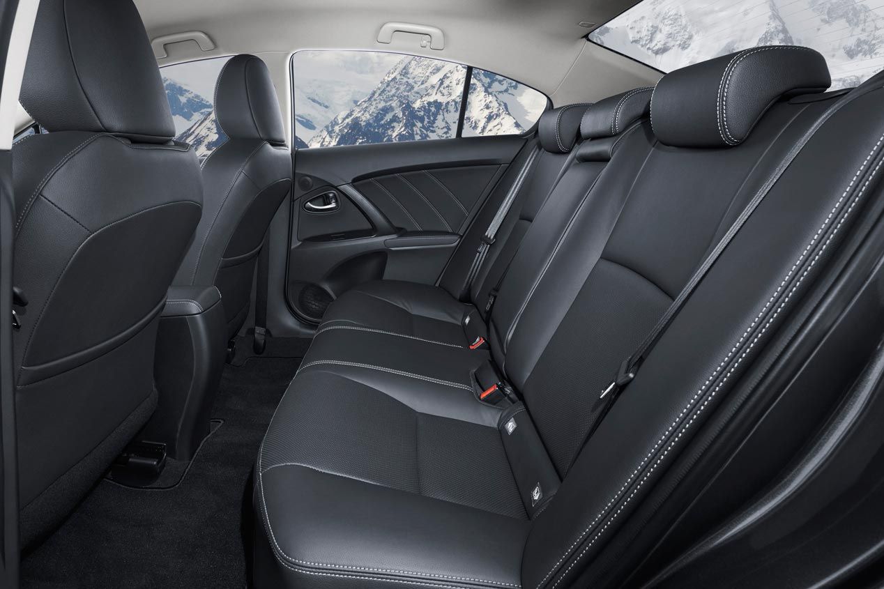 Toyota Avensis 2015