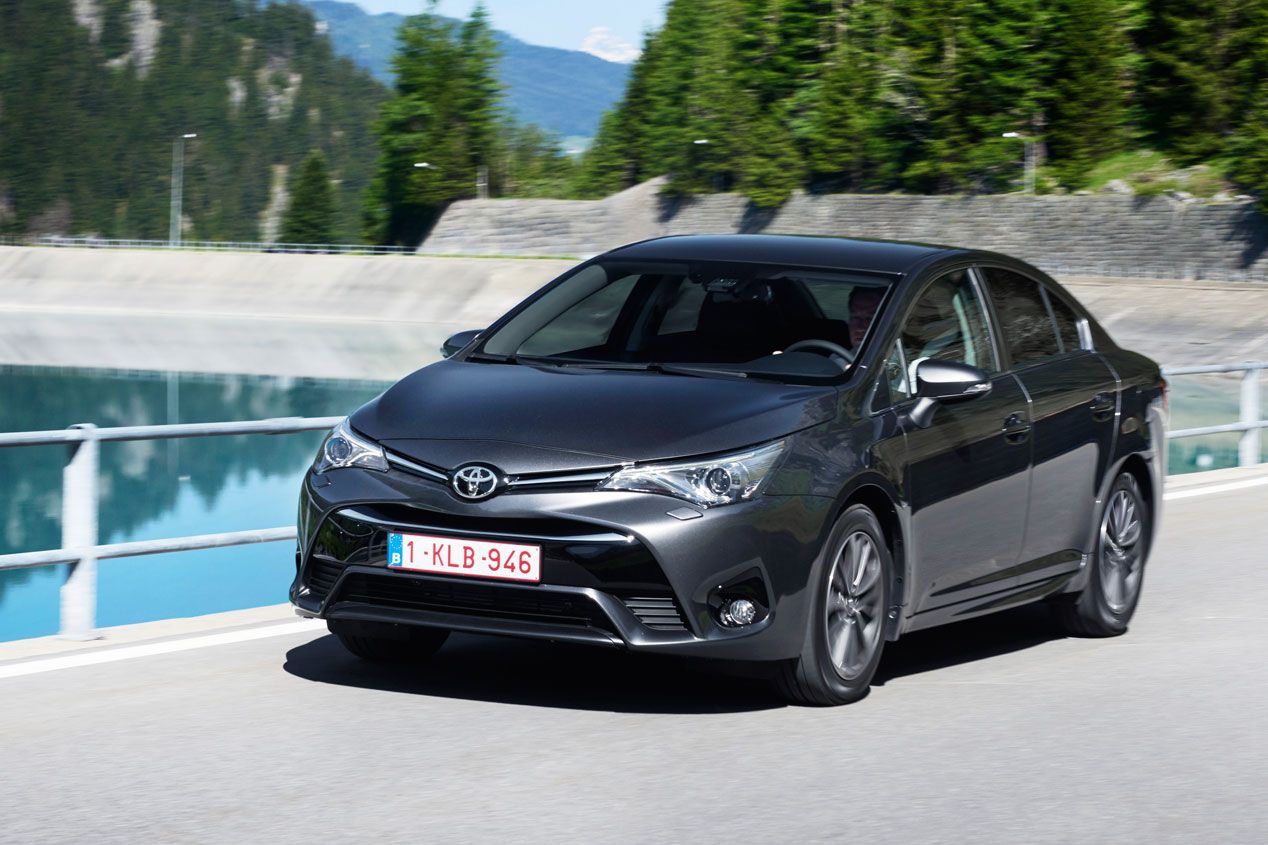 Toyota Avensis 2015