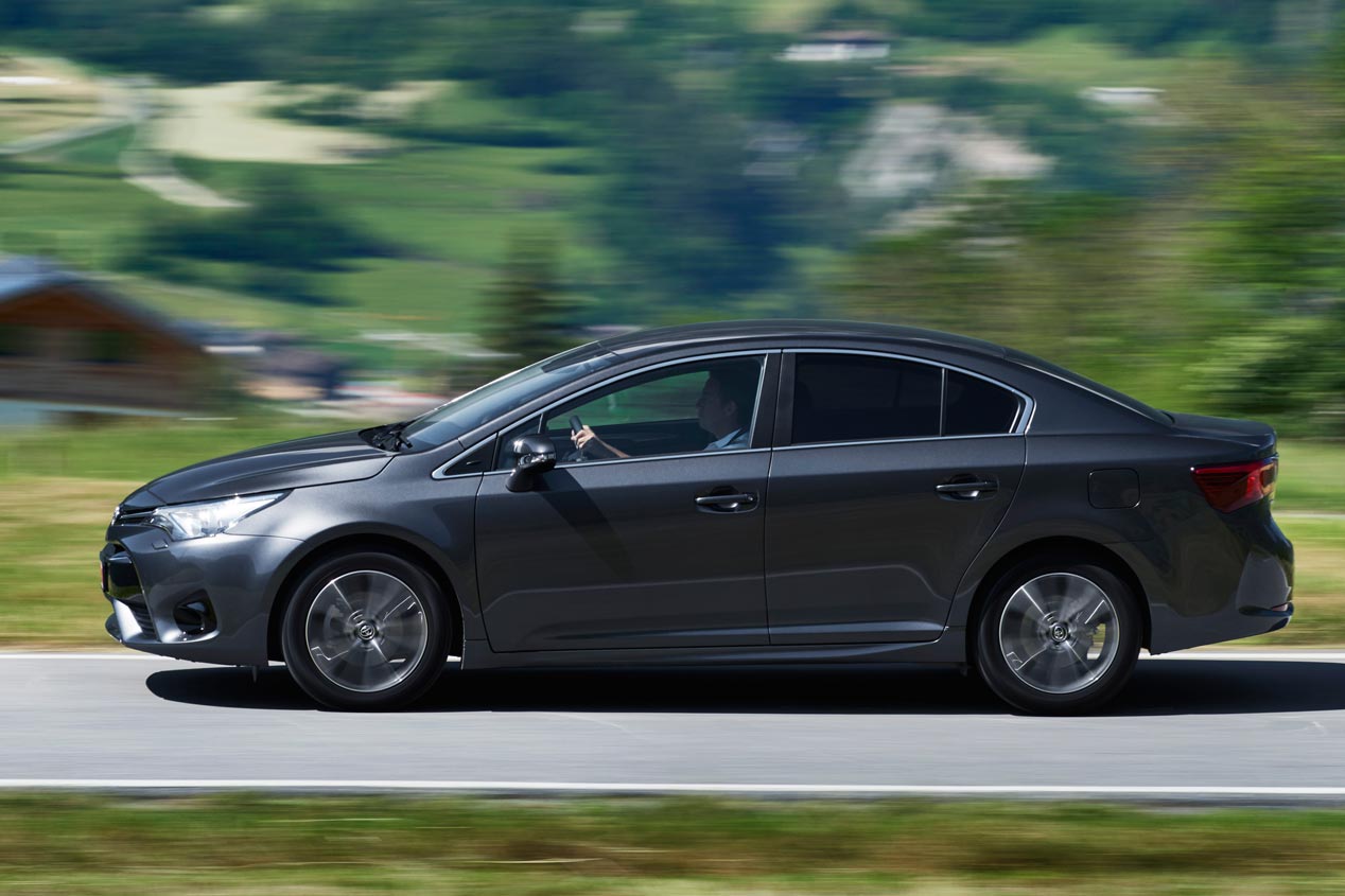Toyota Avensis 2015
