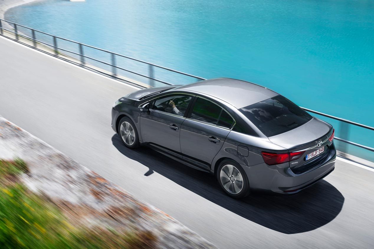 Toyota Avensis 2015