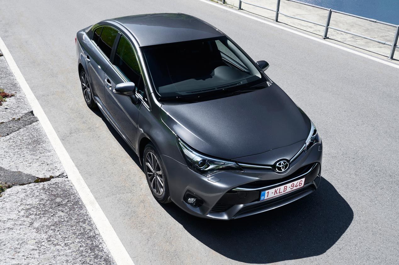 Toyota Avensis 2015