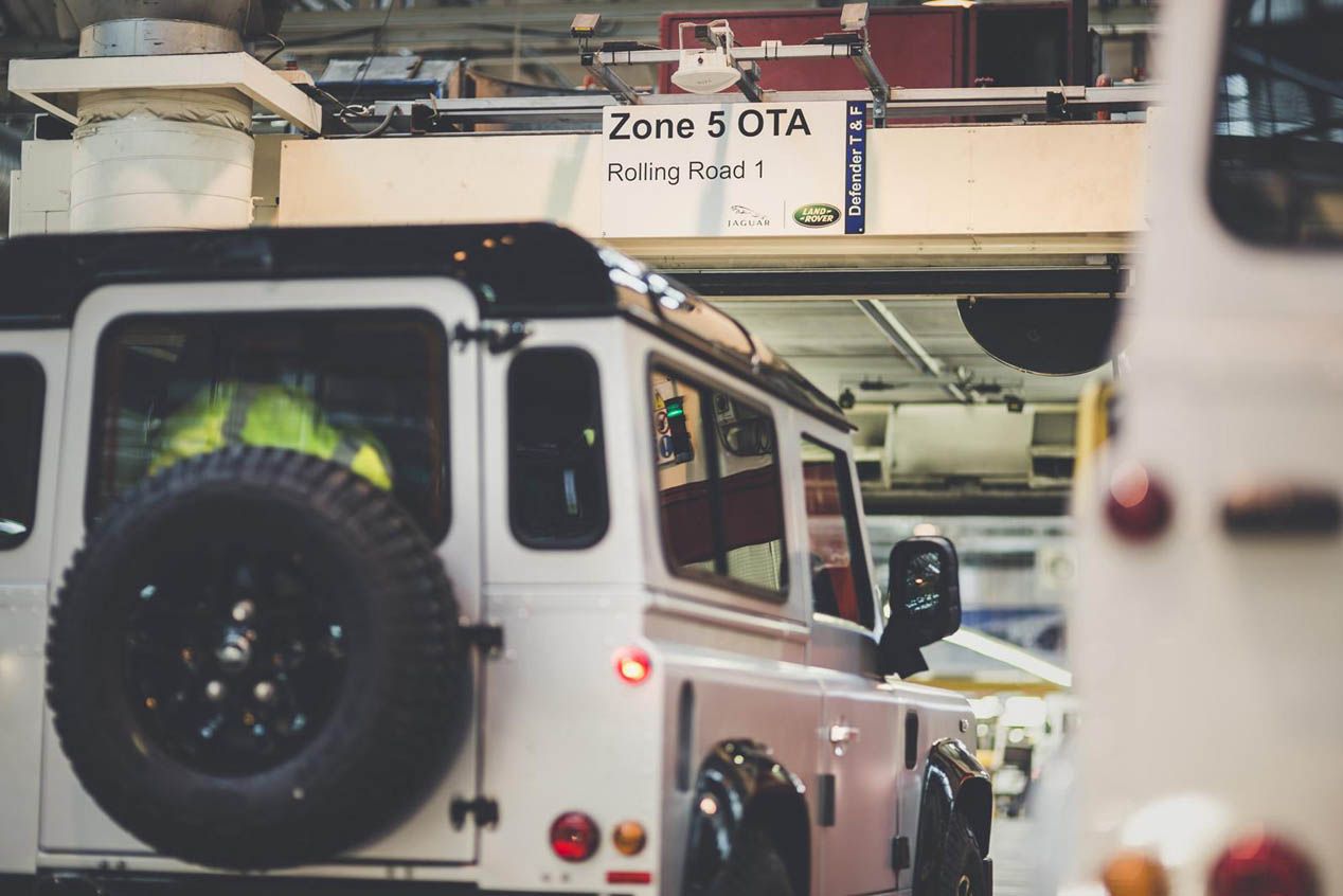 Land Rover Defender ‘dos millones’, subastado por una buena causa
