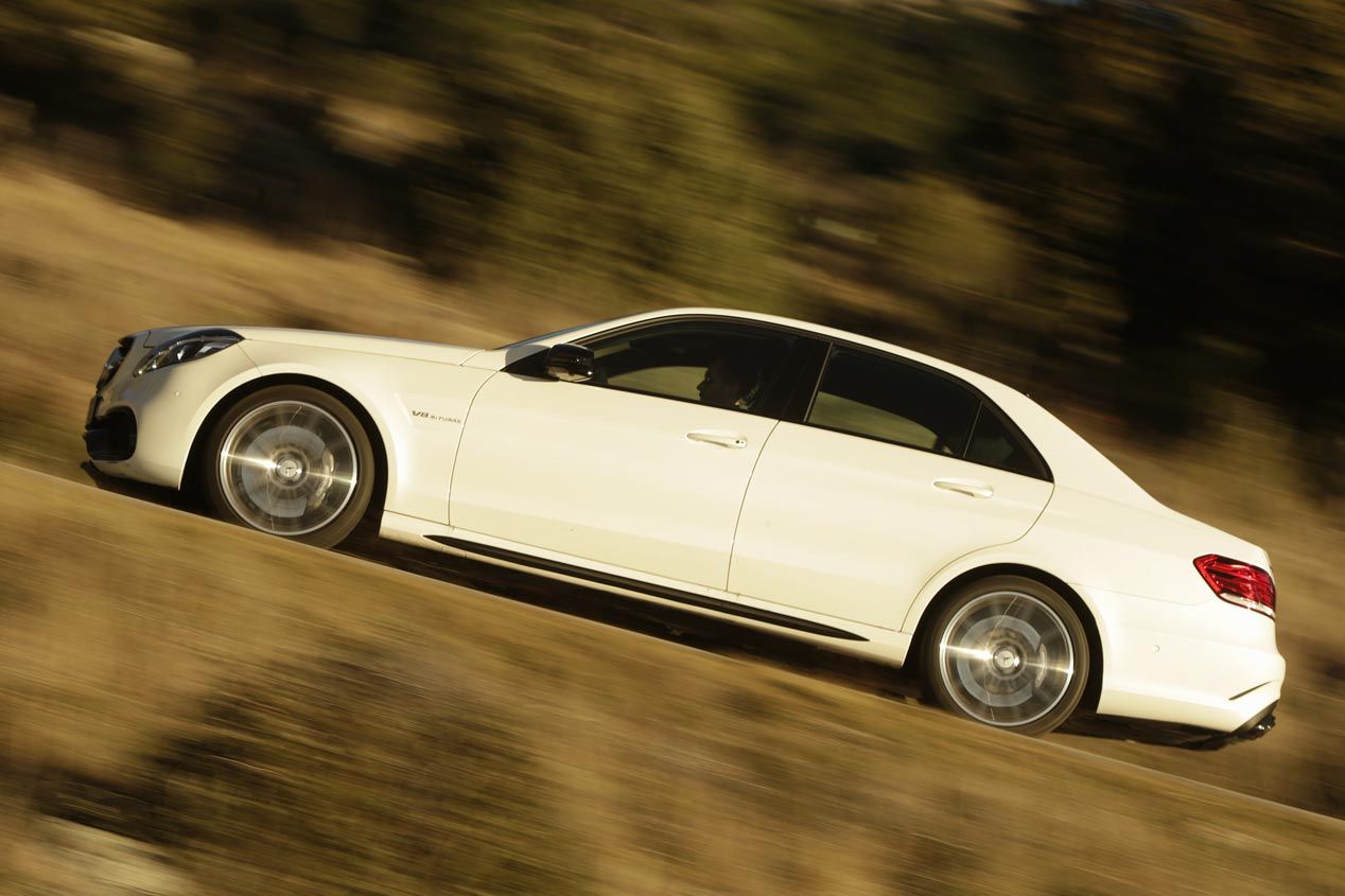 Prueba: Mercedes E63 AMG 557 4Matic, locomotora AMG