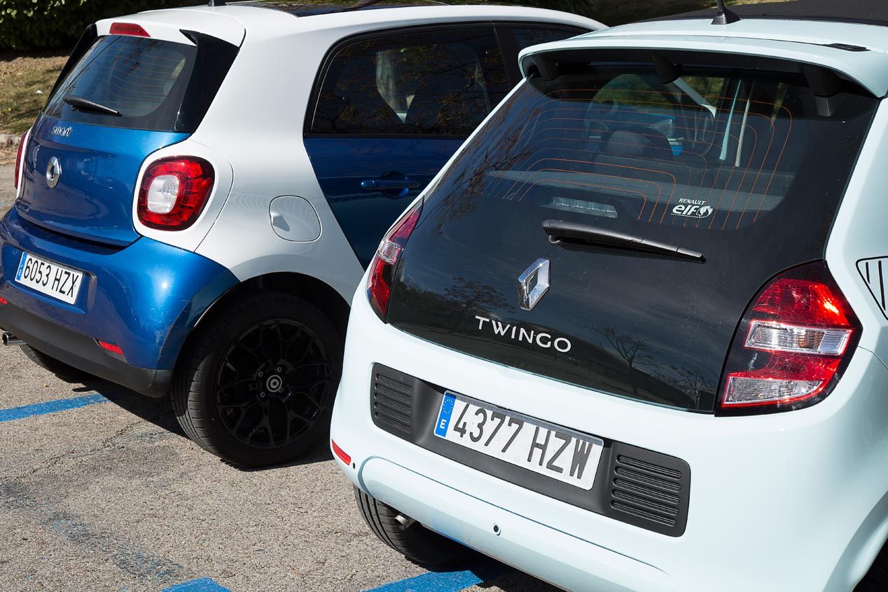 Comparativa: Renault Twingo 1.0 vs Smart Forfour 1.0