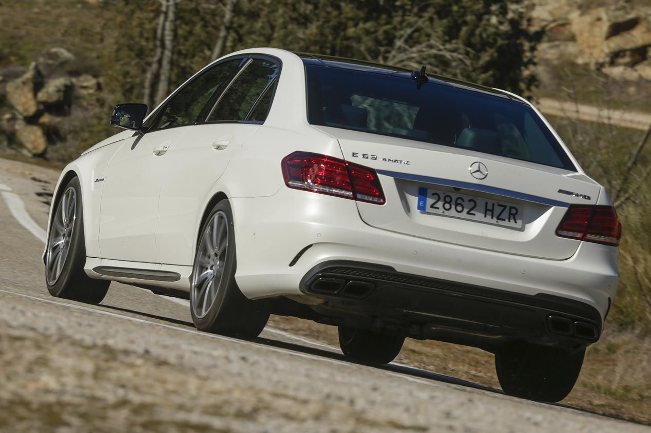 Prueba: Mercedes E63 AMG 557 4Matic, locomotora AMG