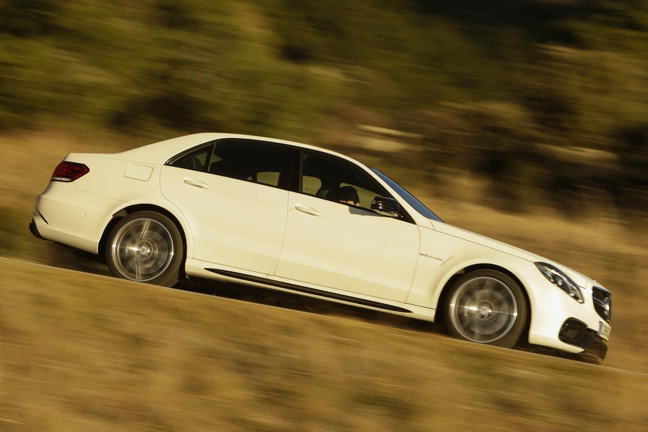 Prueba: Mercedes E63 AMG 557 4Matic, locomotora AMG