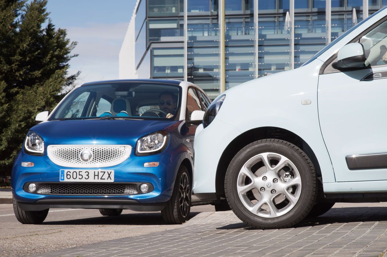 Comparativa: Renault Twingo 1.0 vs Smart Forfour 1.0