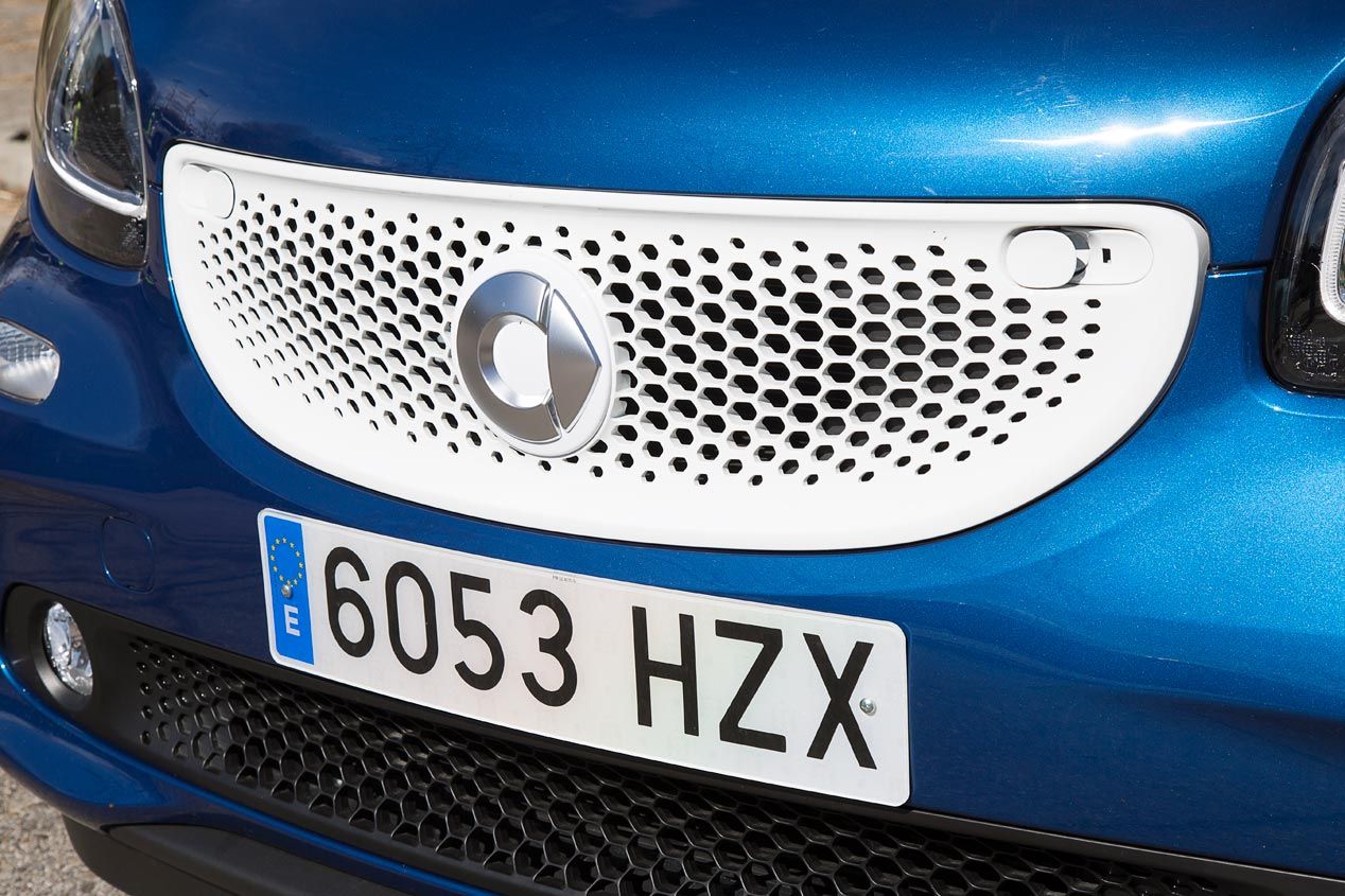 Comparativa: Renault Twingo 1.0 vs Smart Forfour 1.0